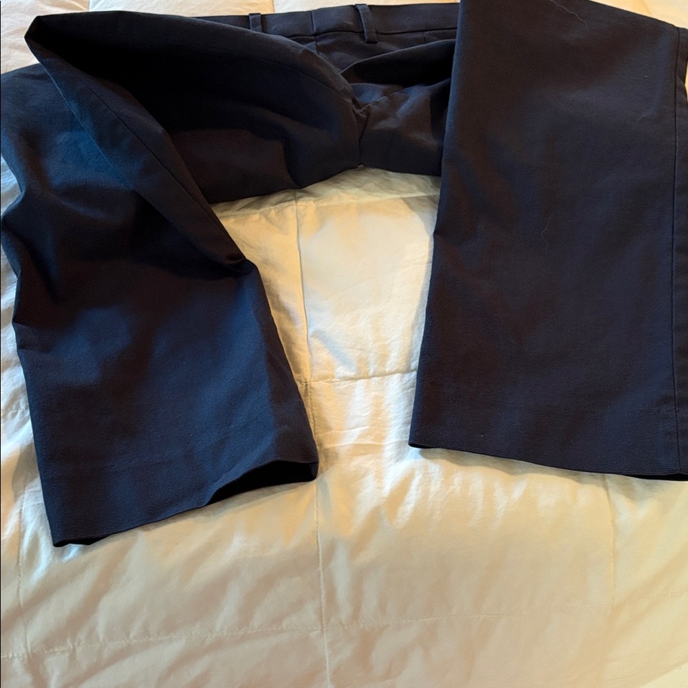 Banana Republic pants 29 X 30 Slim Fit Like new My sons. Navy - Picture 8 of 8